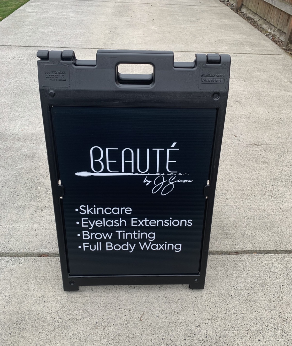 Beauté sidewalk A-frame sign